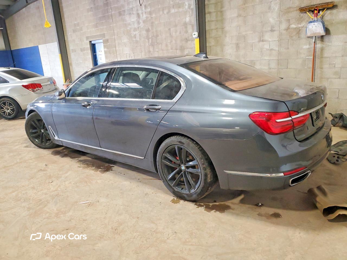 BMW Series 7 2016