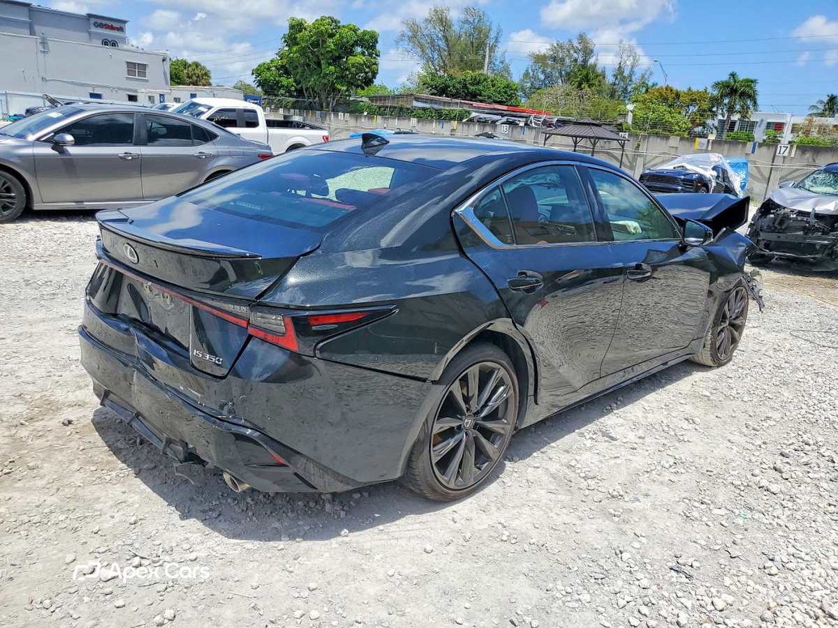 Lexus IS 2025