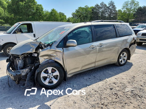 Toyota Sienna 2016 - Image 1 of 13