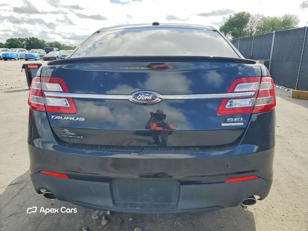 Ford Taurus 2016