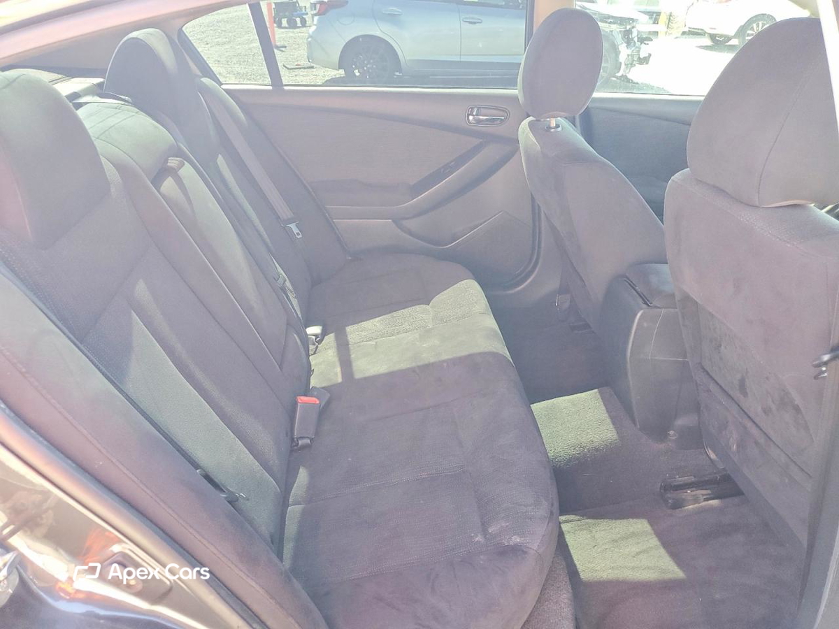 Nissan Altima 2012