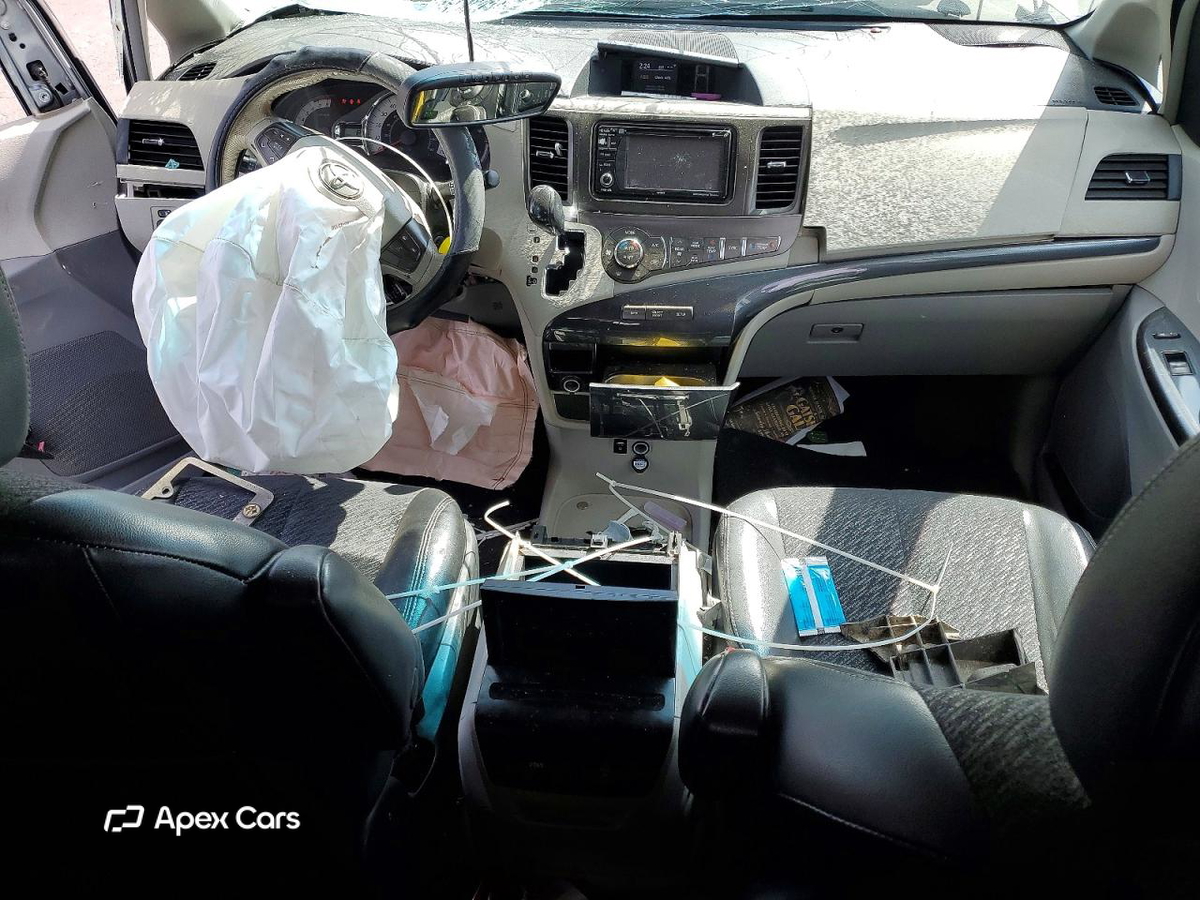 Toyota Sienna 2012