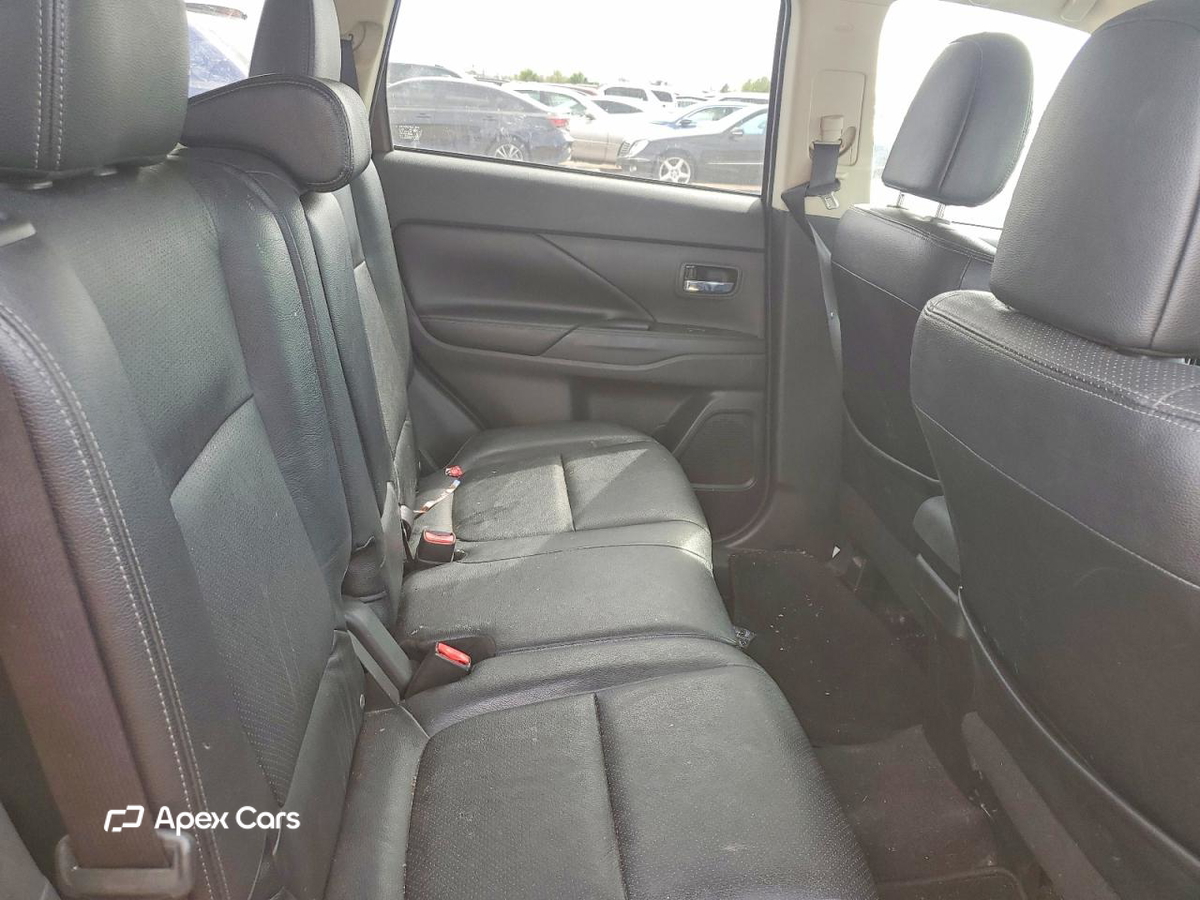 Mitsubishi Outlander 2016