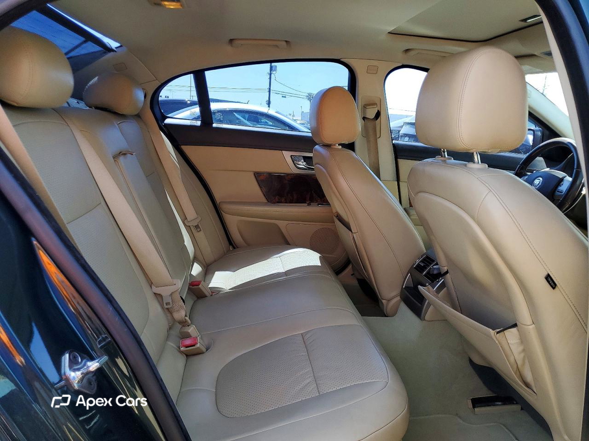 Jaguar XF 2009