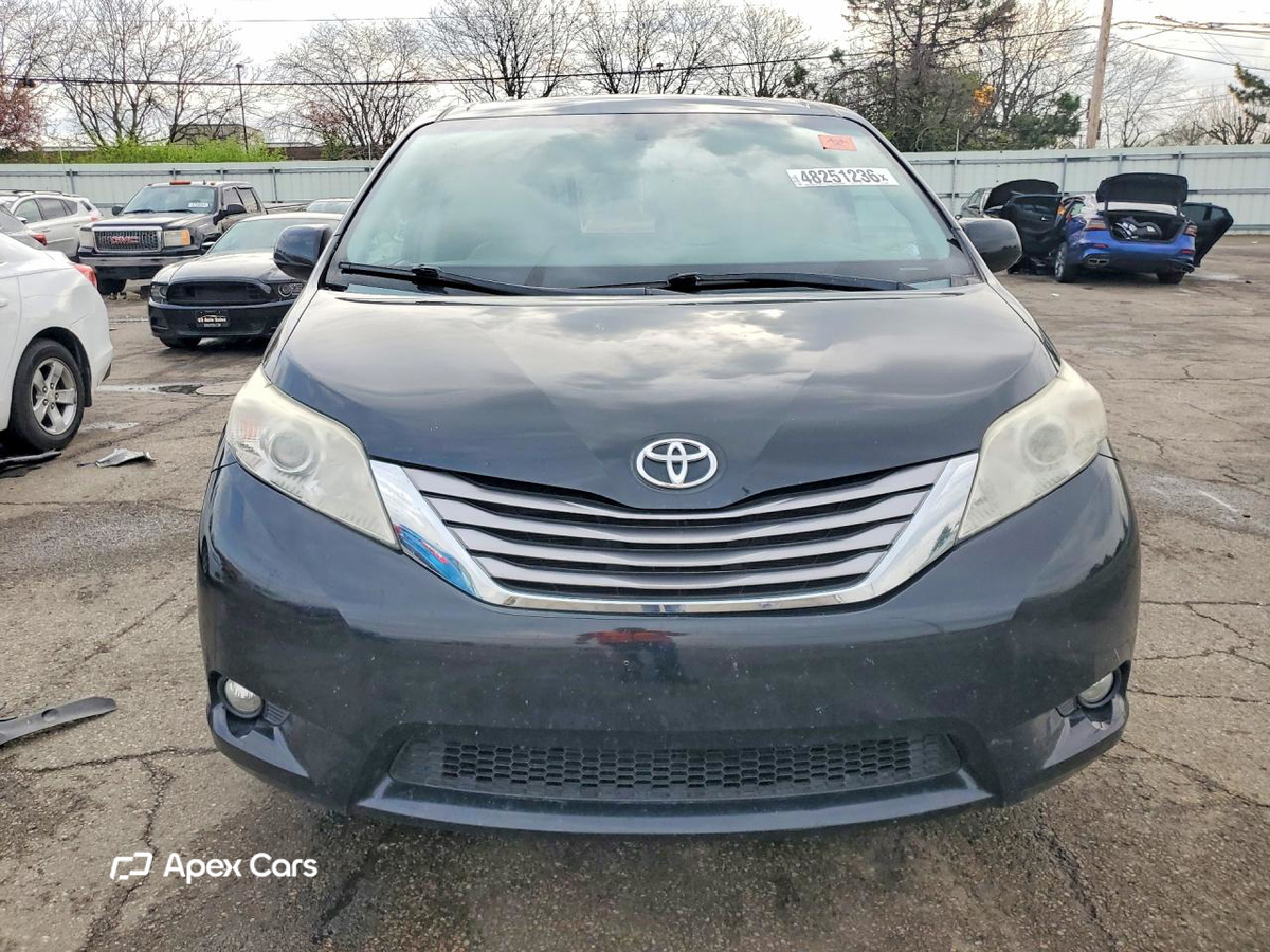 Toyota Sienna 2015