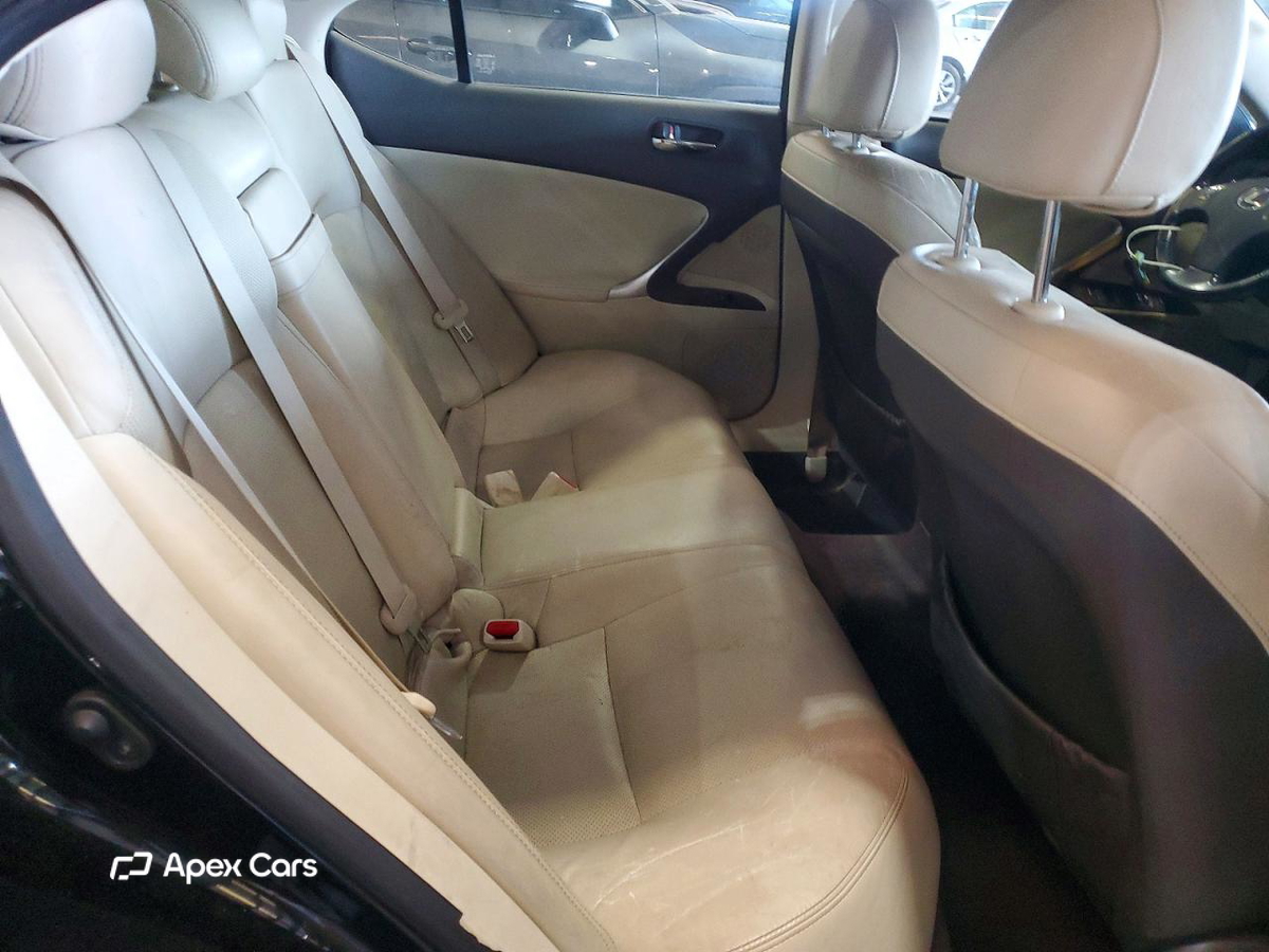 Lexus IS 2010