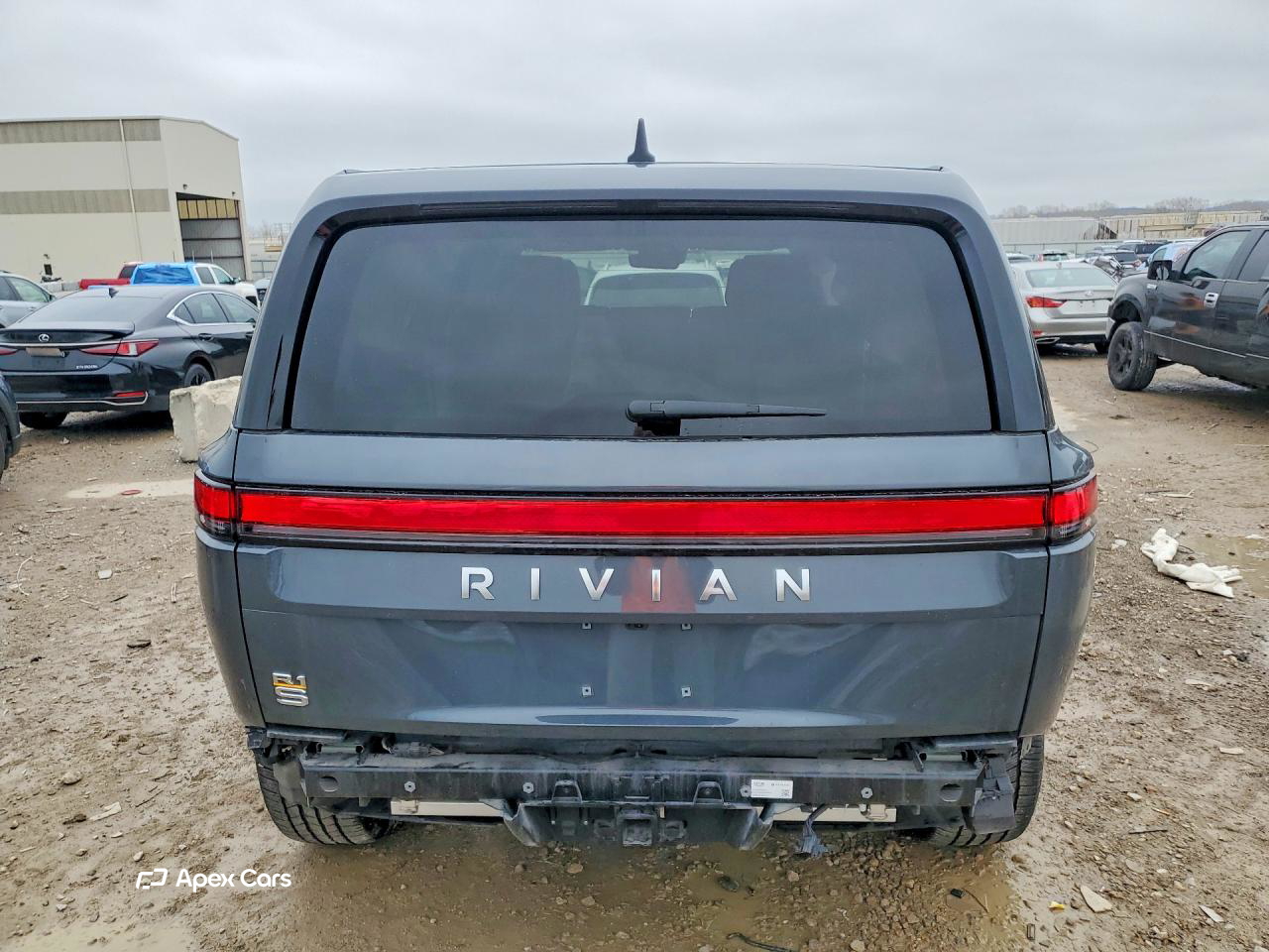 Rivian R1S 2023