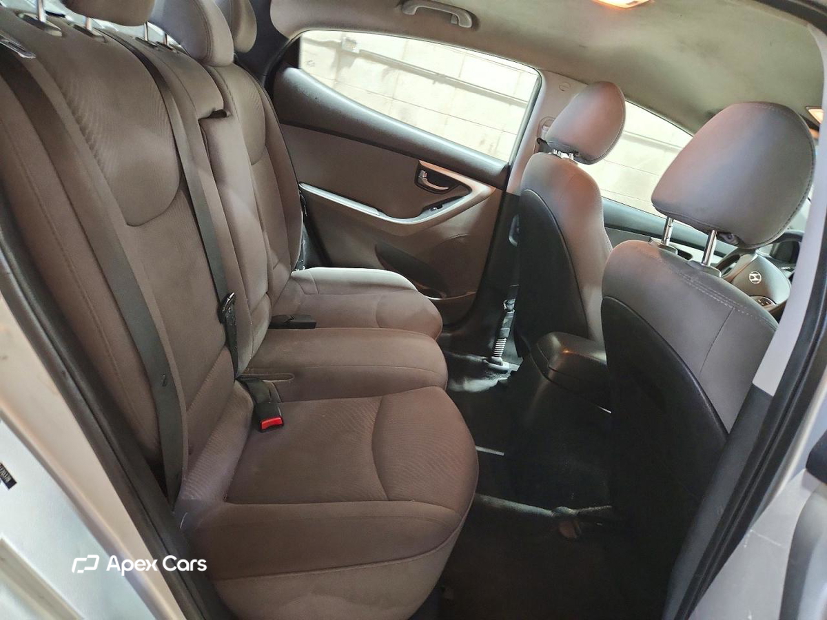 Hyundai Elantra 2016