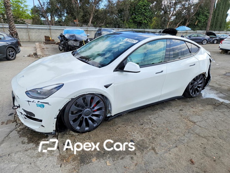 Tesla Model Y 2023 - Image 1 of 13