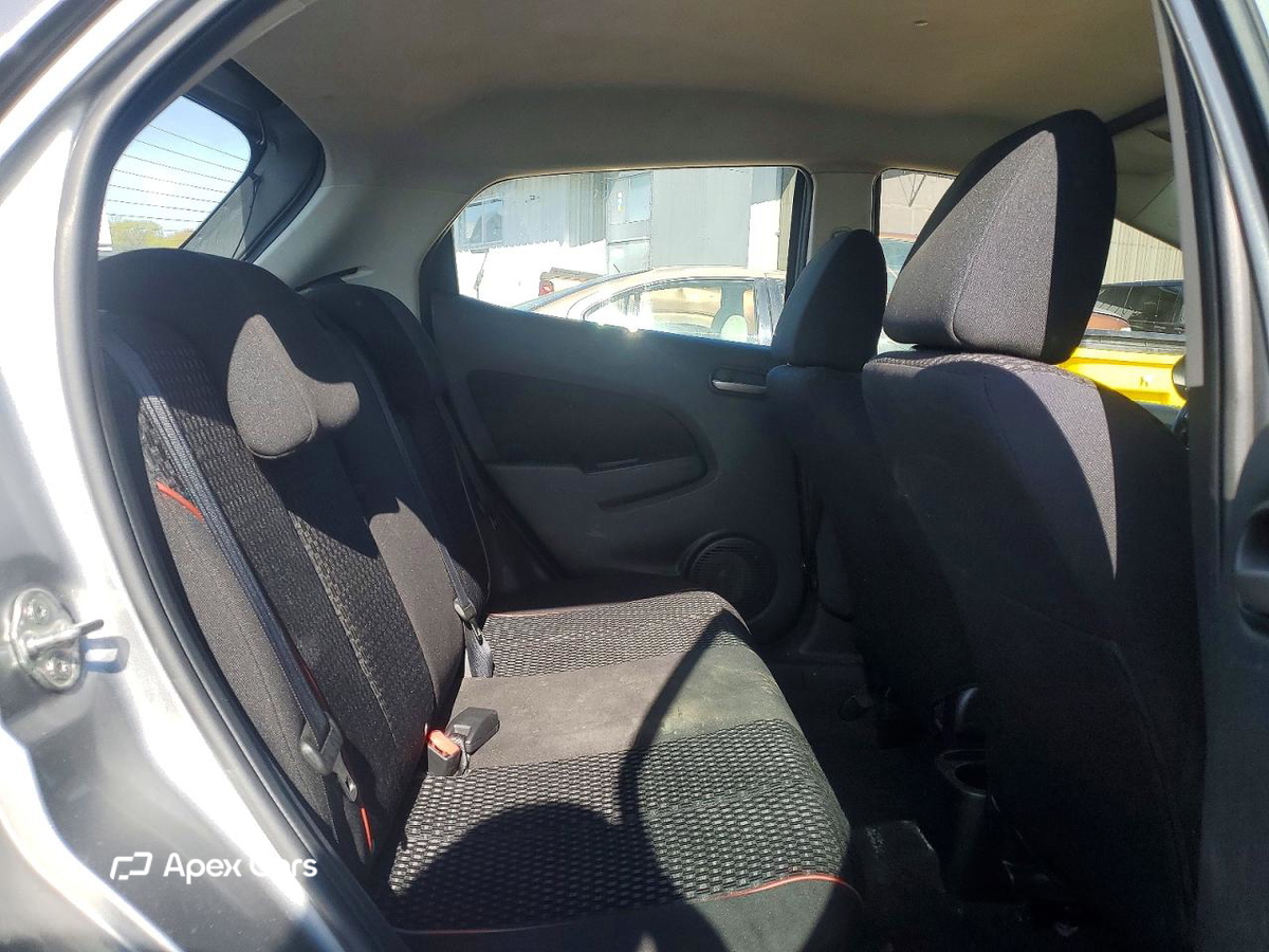 Mazda 2 2011