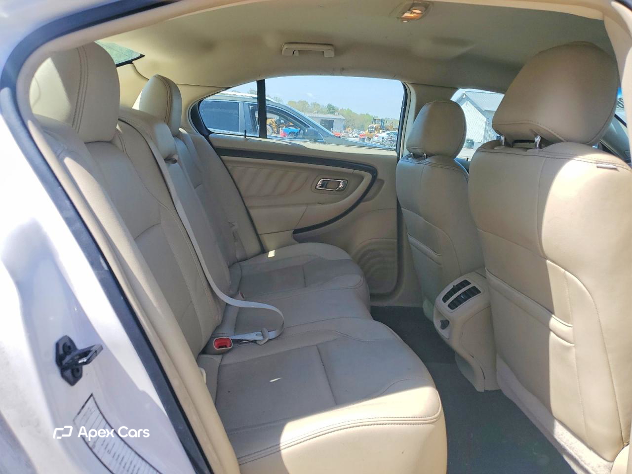 Ford Taurus 2016