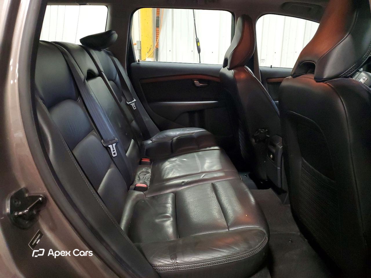 Volvo XC70 2010