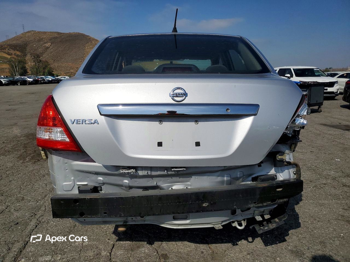 Nissan Versa 2011