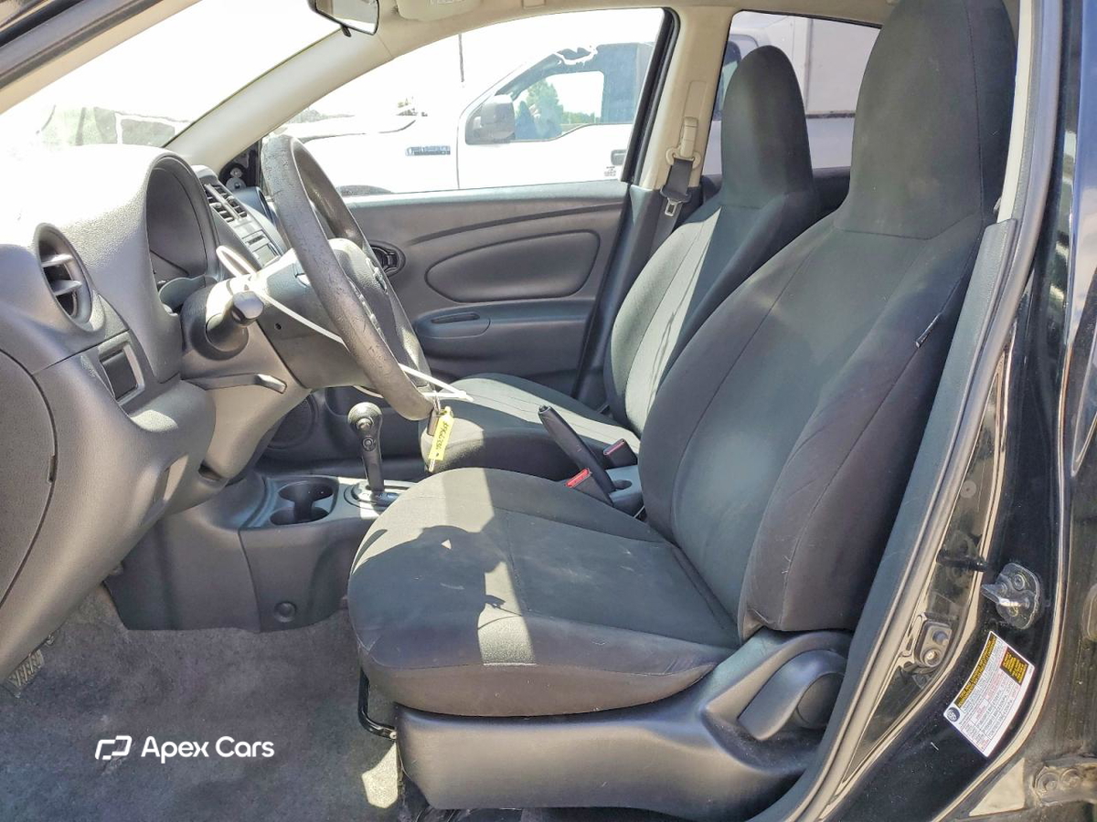 Nissan Versa 2015