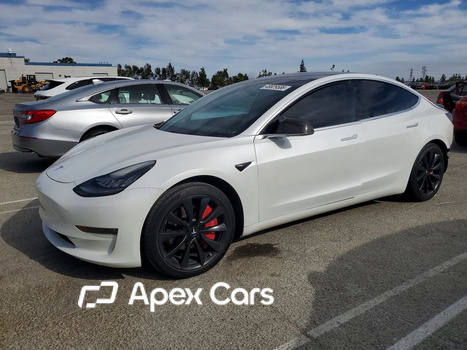 Tesla Model 3 2020 - Image 1 of 12