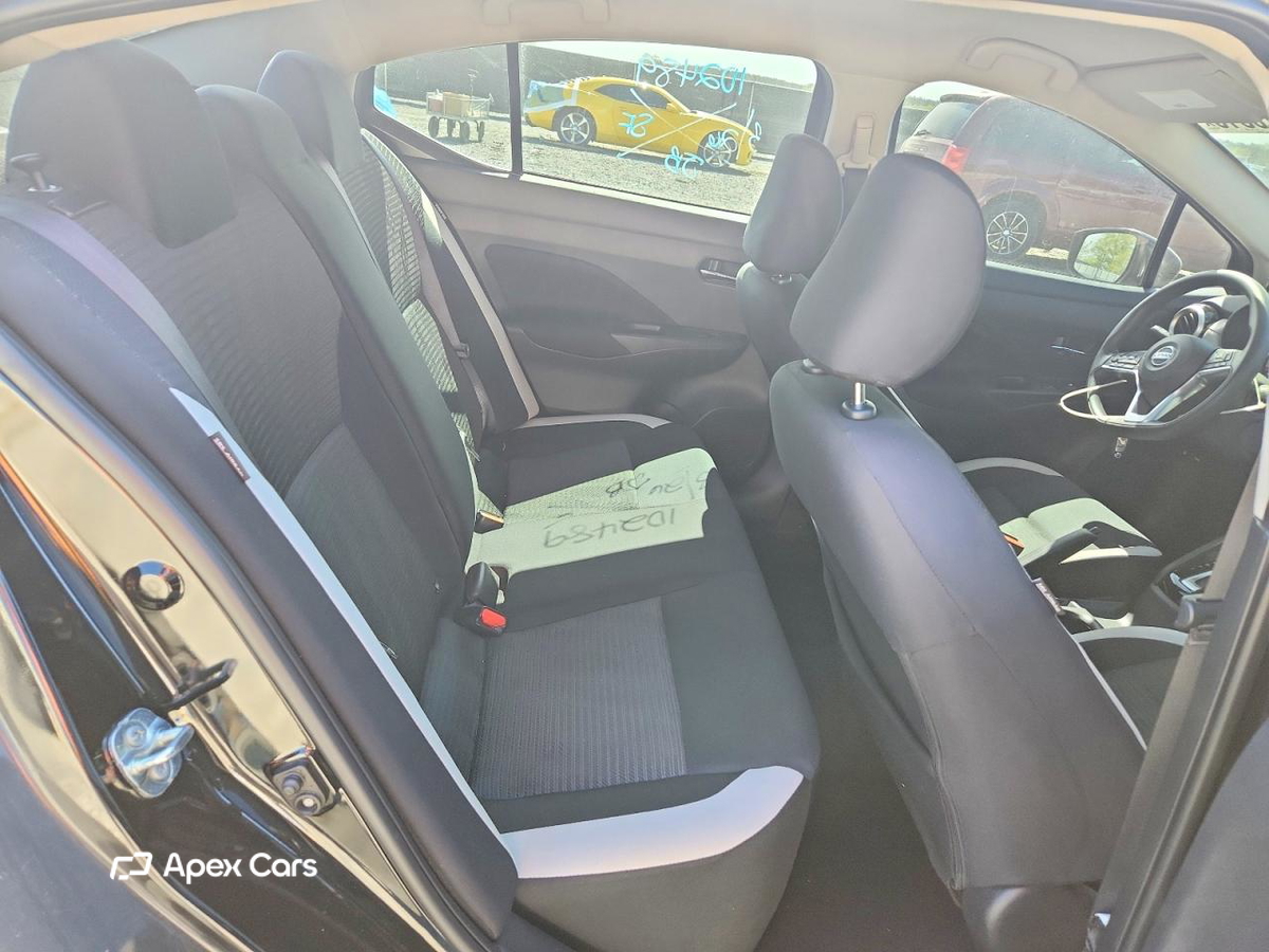 Nissan Versa 2021