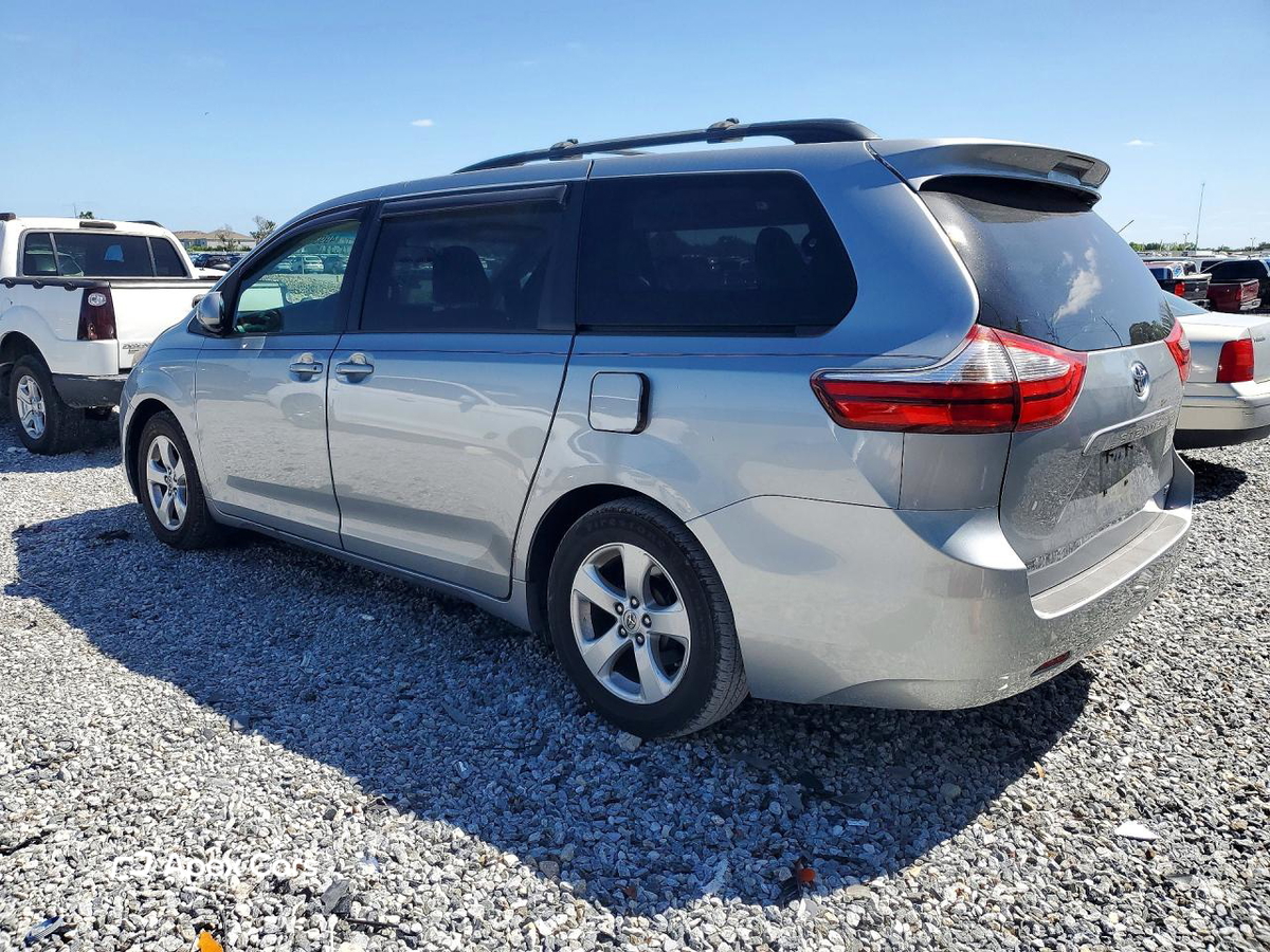 Toyota Sienna 2016