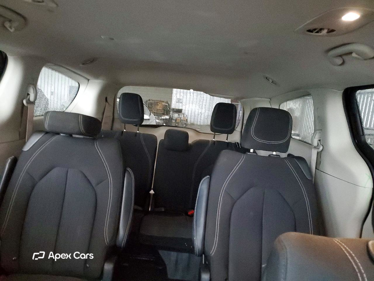 Chrysler Voyager 2023