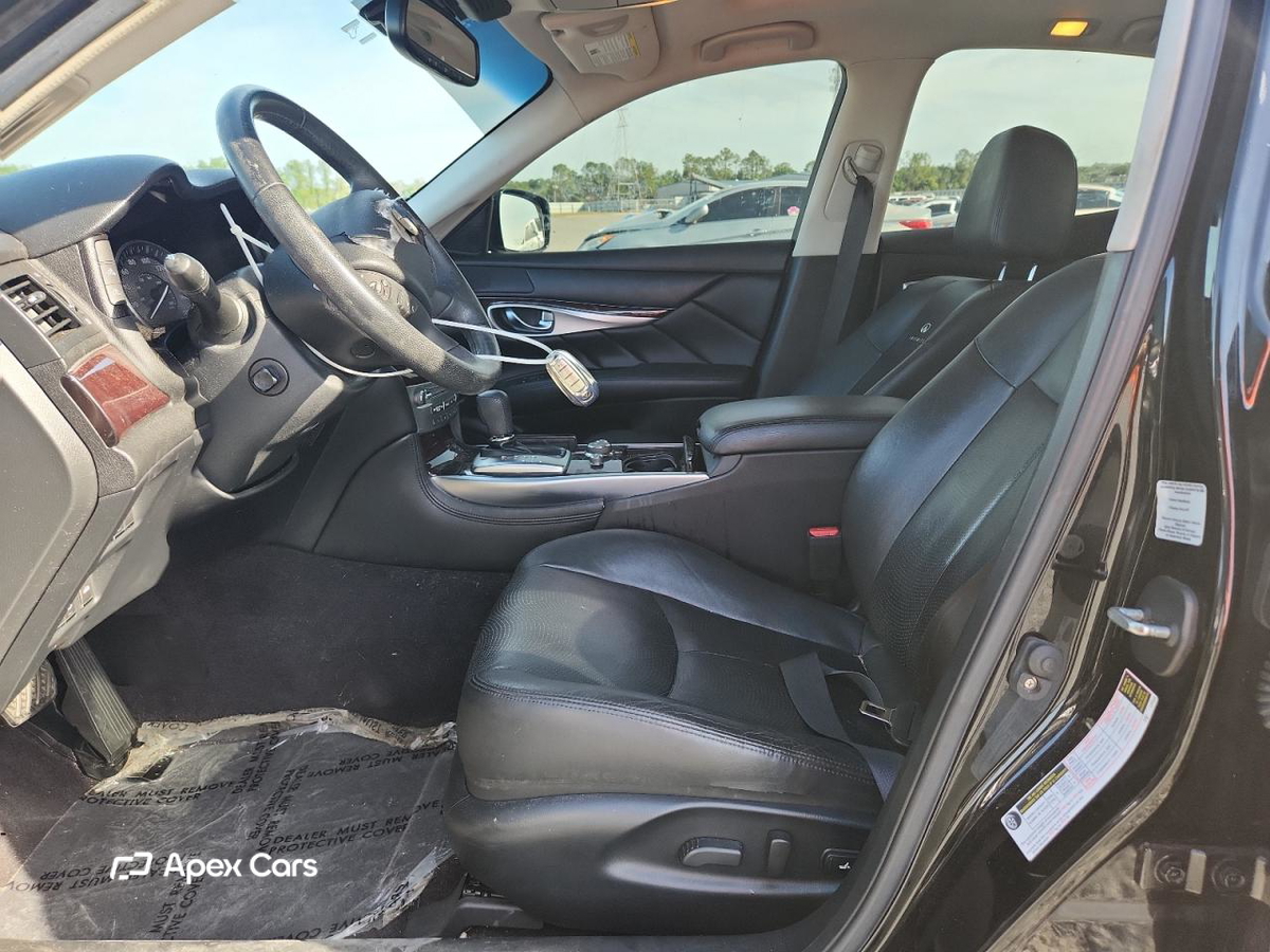 Infiniti M 2013