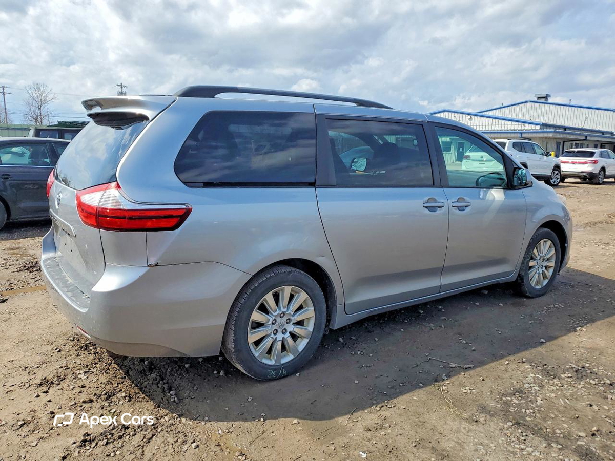 Toyota Sienna 2015