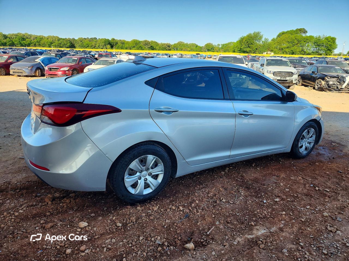 Hyundai Elantra 2016