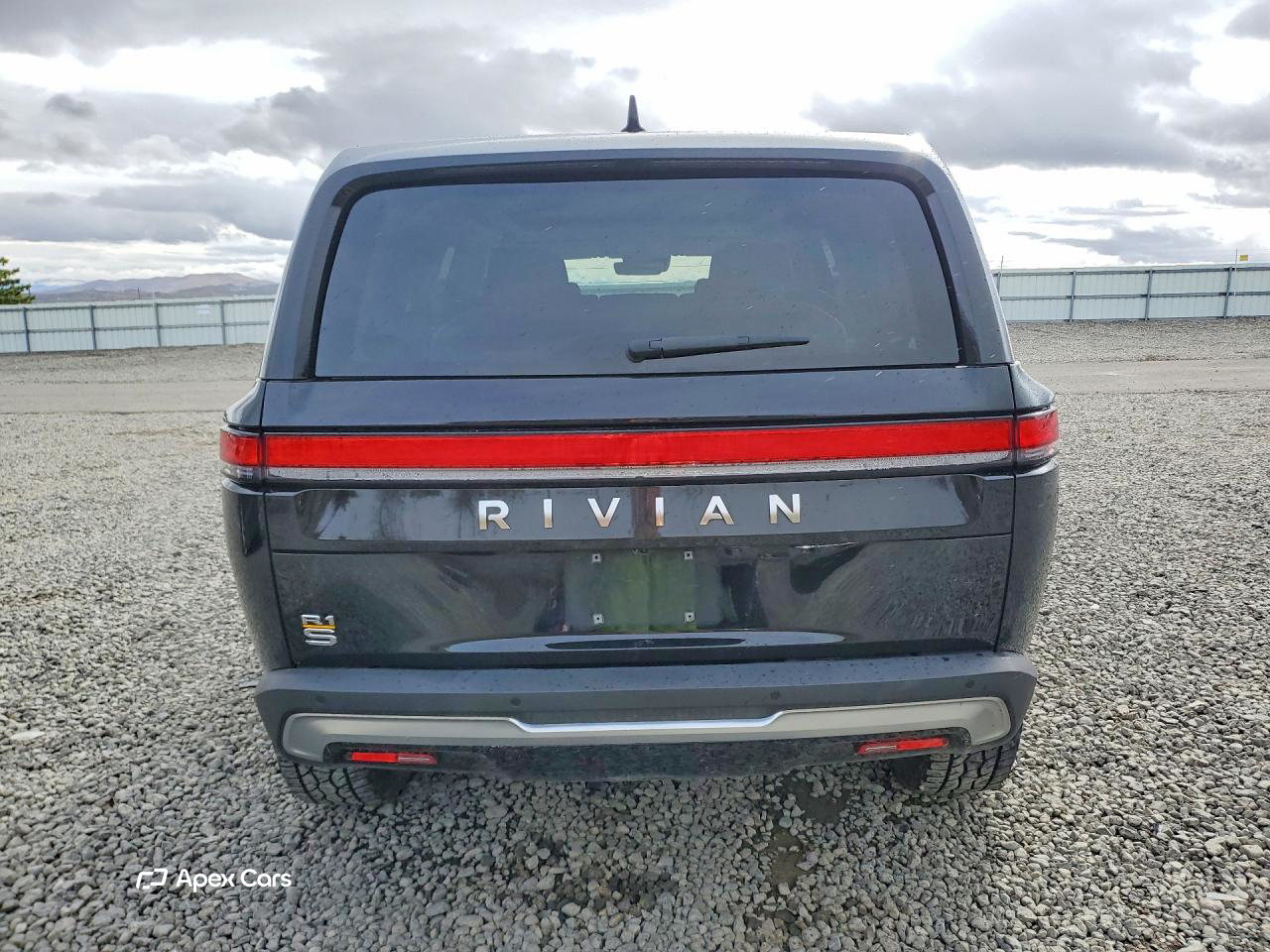 Rivian R1S 2023