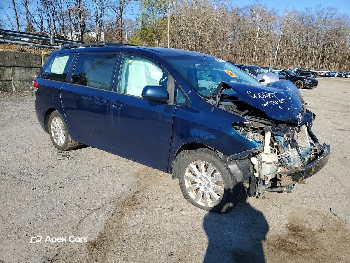 Toyota Sienna 2012