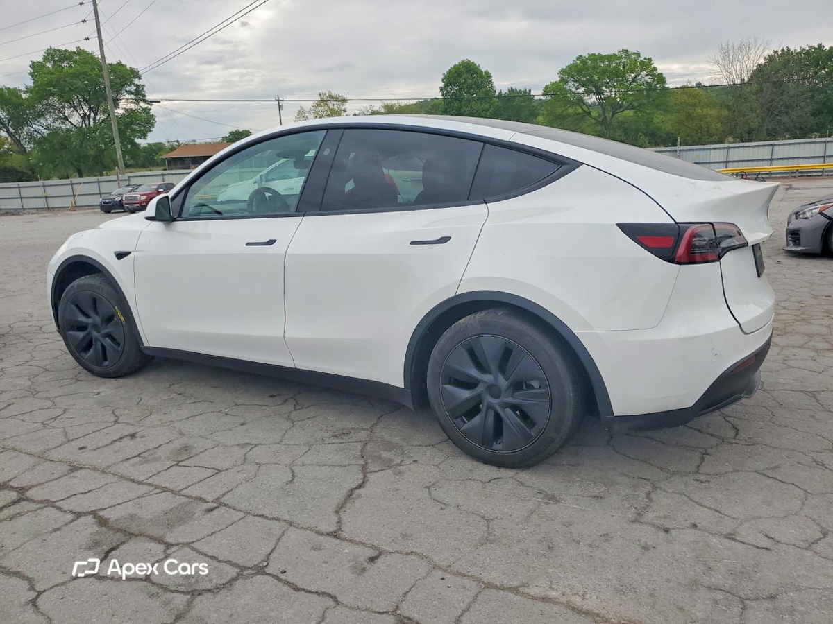 Tesla Model Y 2025