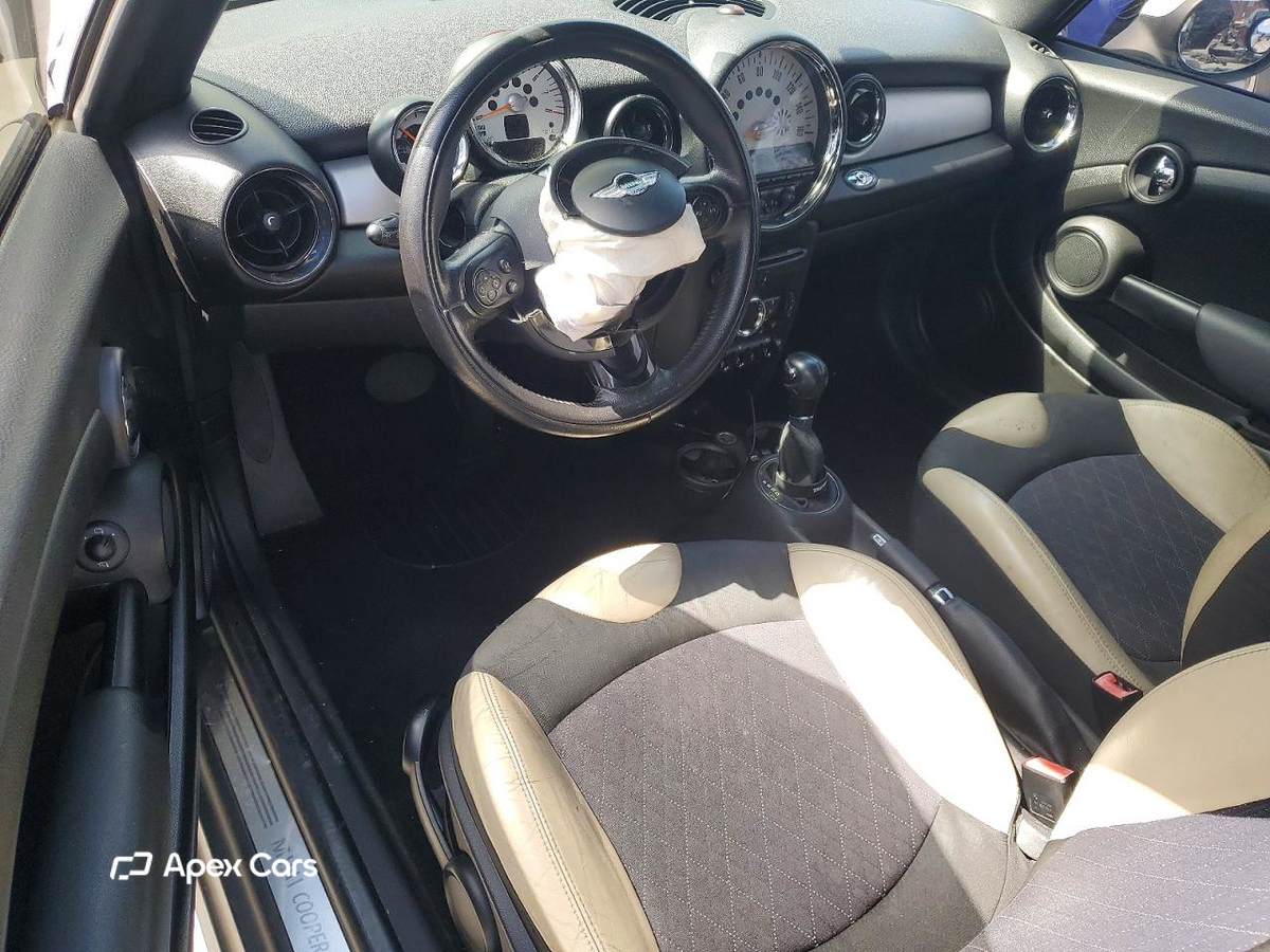 MINI Cooper 2012