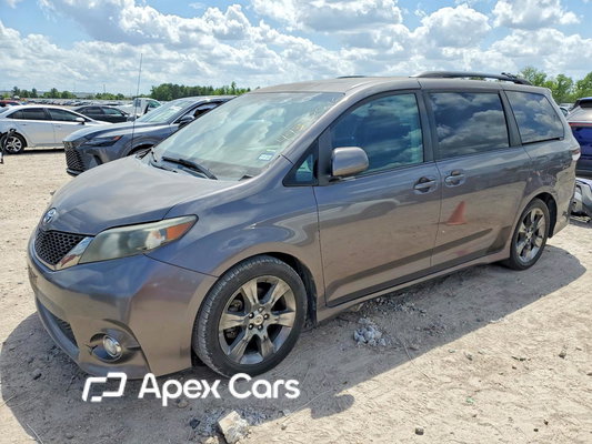 Toyota Sienna 2011 - Image 1 of 13