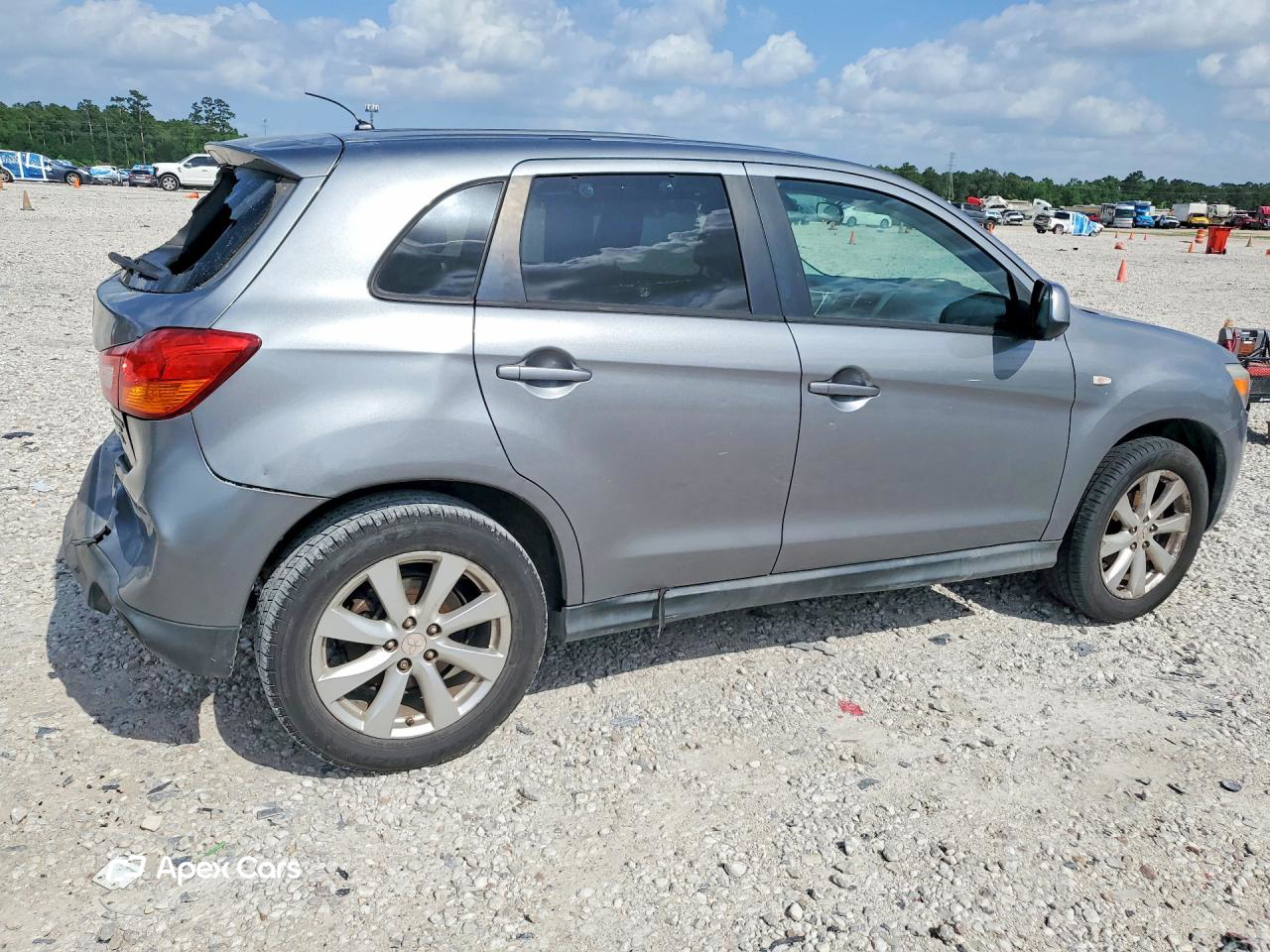 Mitsubishi Outlander 2015