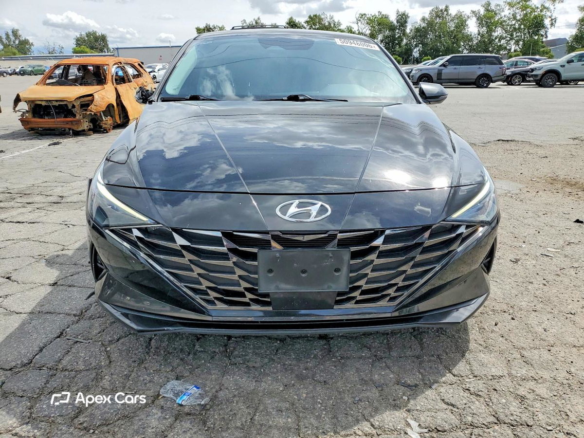 Hyundai Elantra 2022