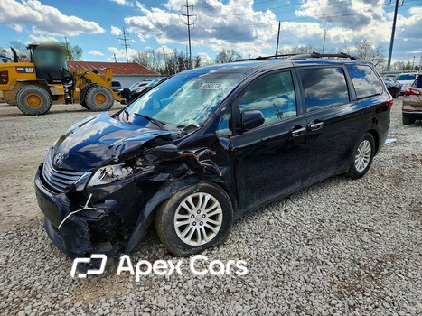 Toyota Sienna 2017 - Image 1 of 5