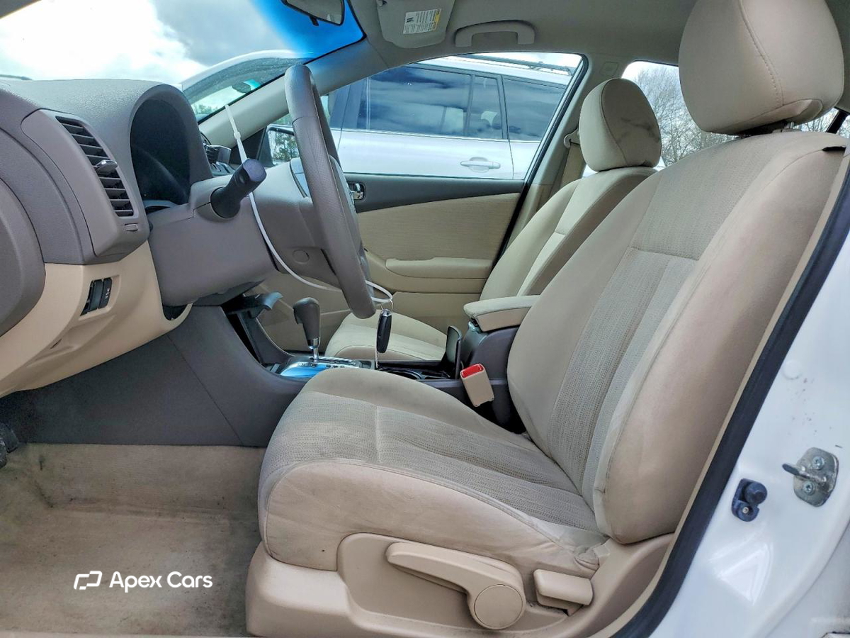 Nissan Altima 2012