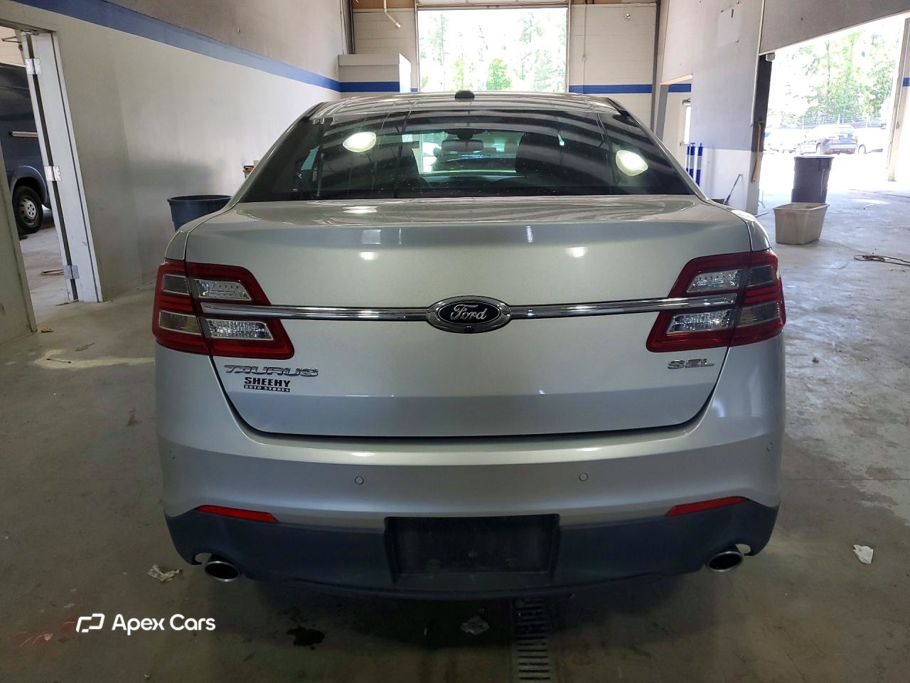 Ford Taurus 2016