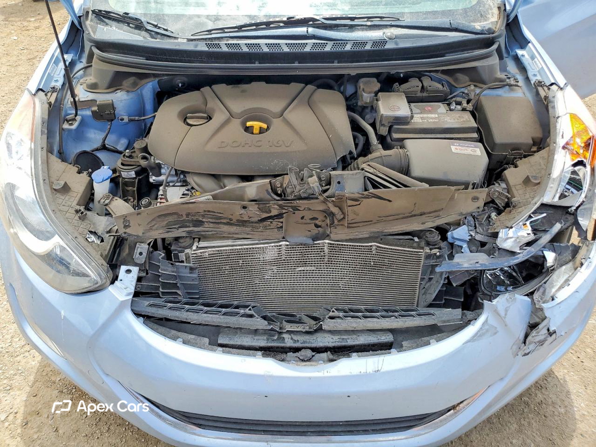 Hyundai Elantra 2012