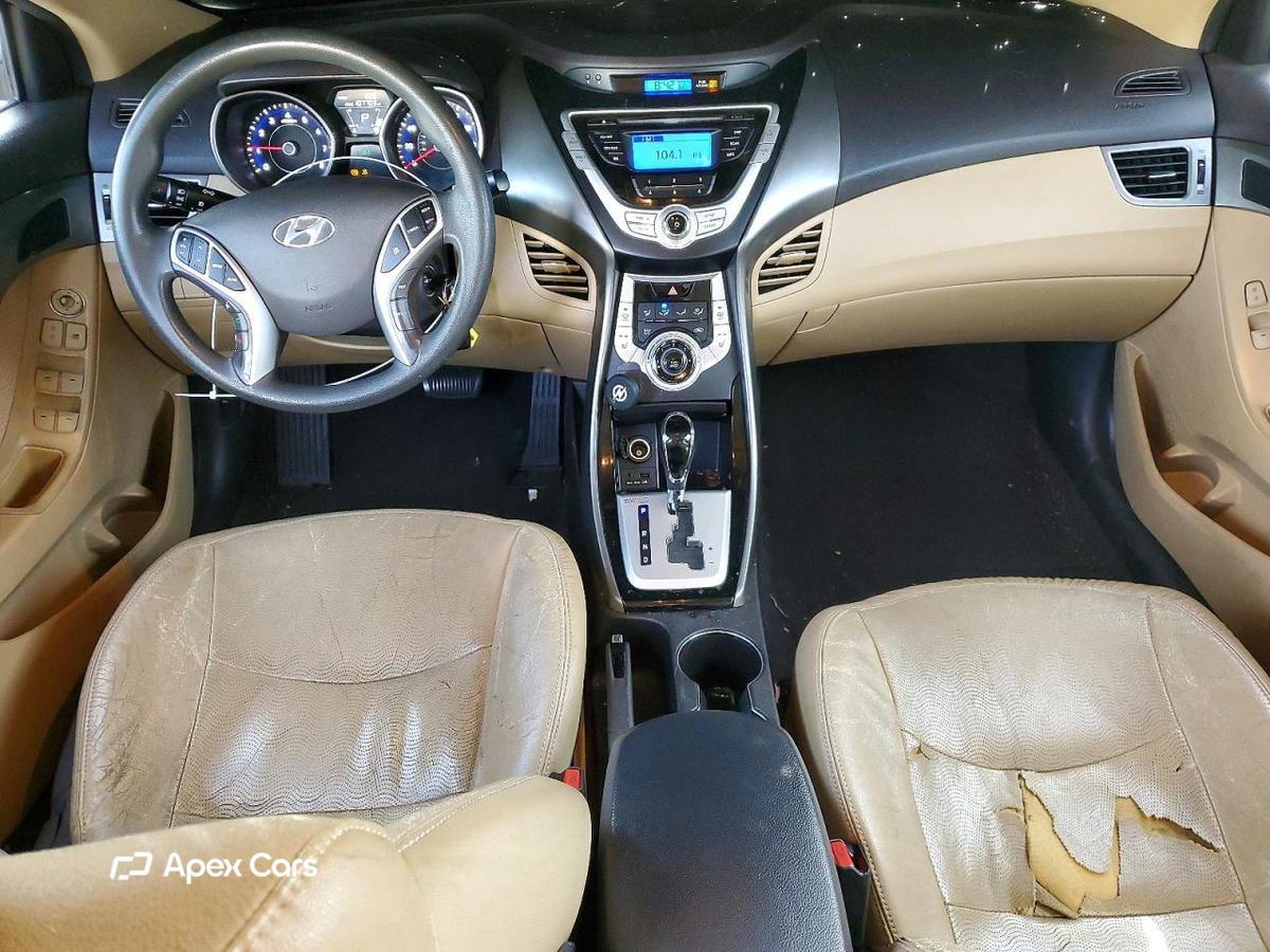 Hyundai Elantra 2012