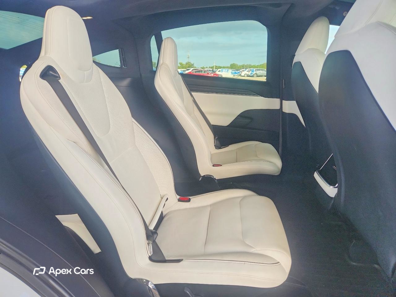 Tesla Model X 2022
