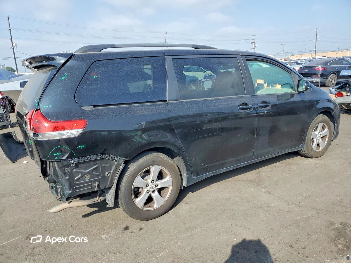 Toyota Sienna 2012