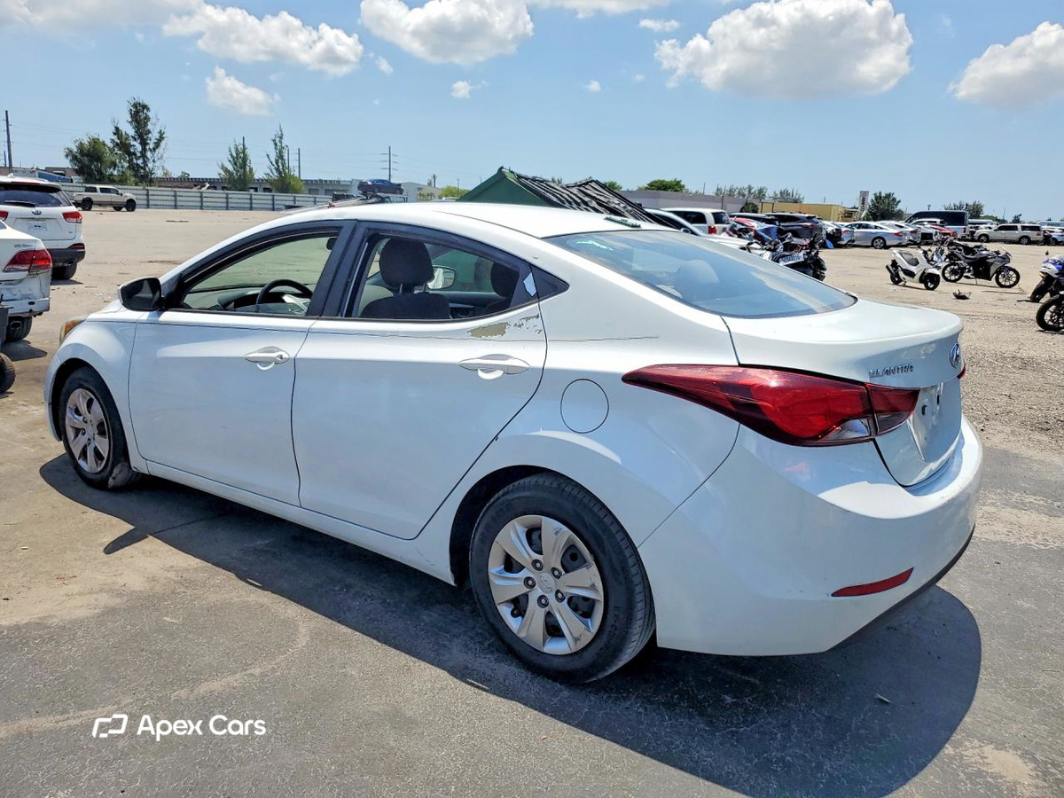 Hyundai Elantra 2016