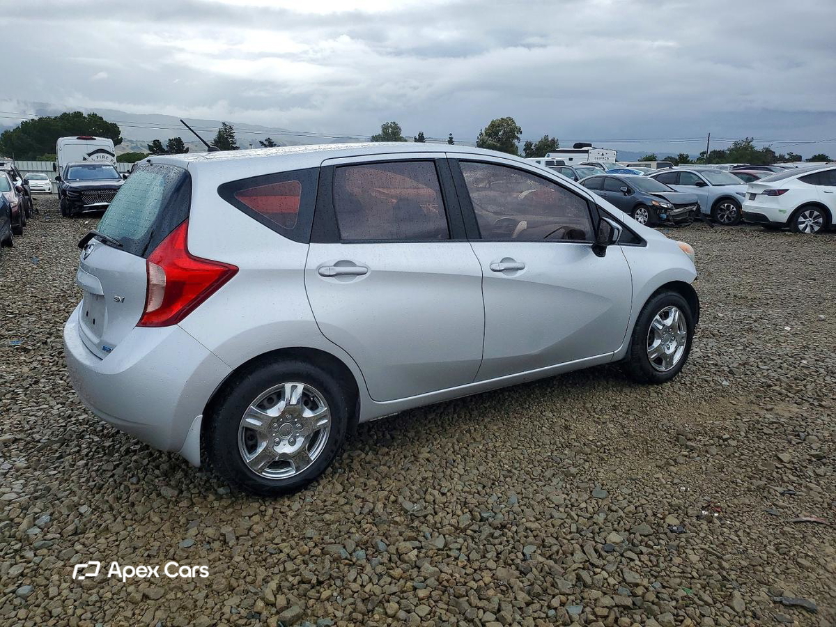 Nissan Versa 2015
