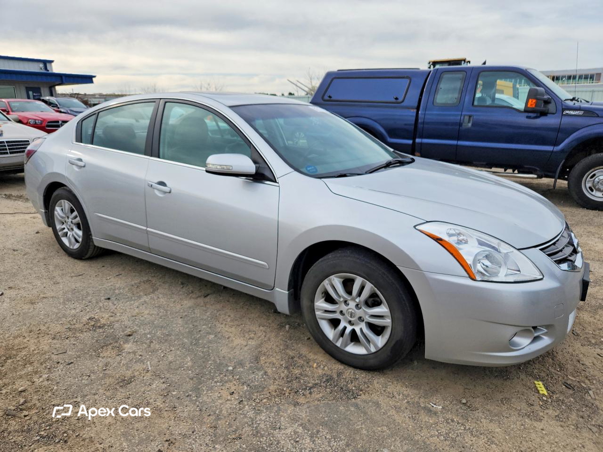 Nissan Altima 2010