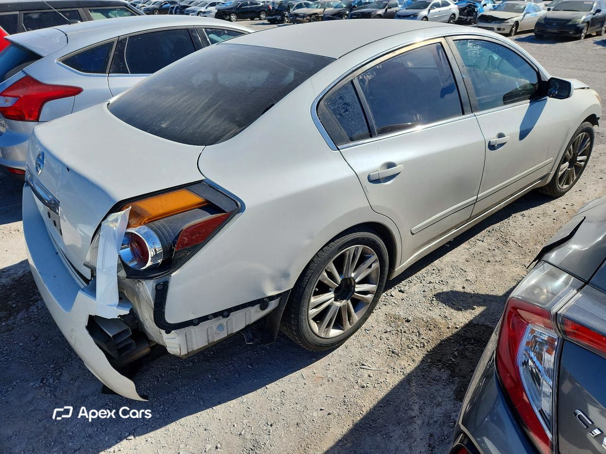 Nissan Altima 2010