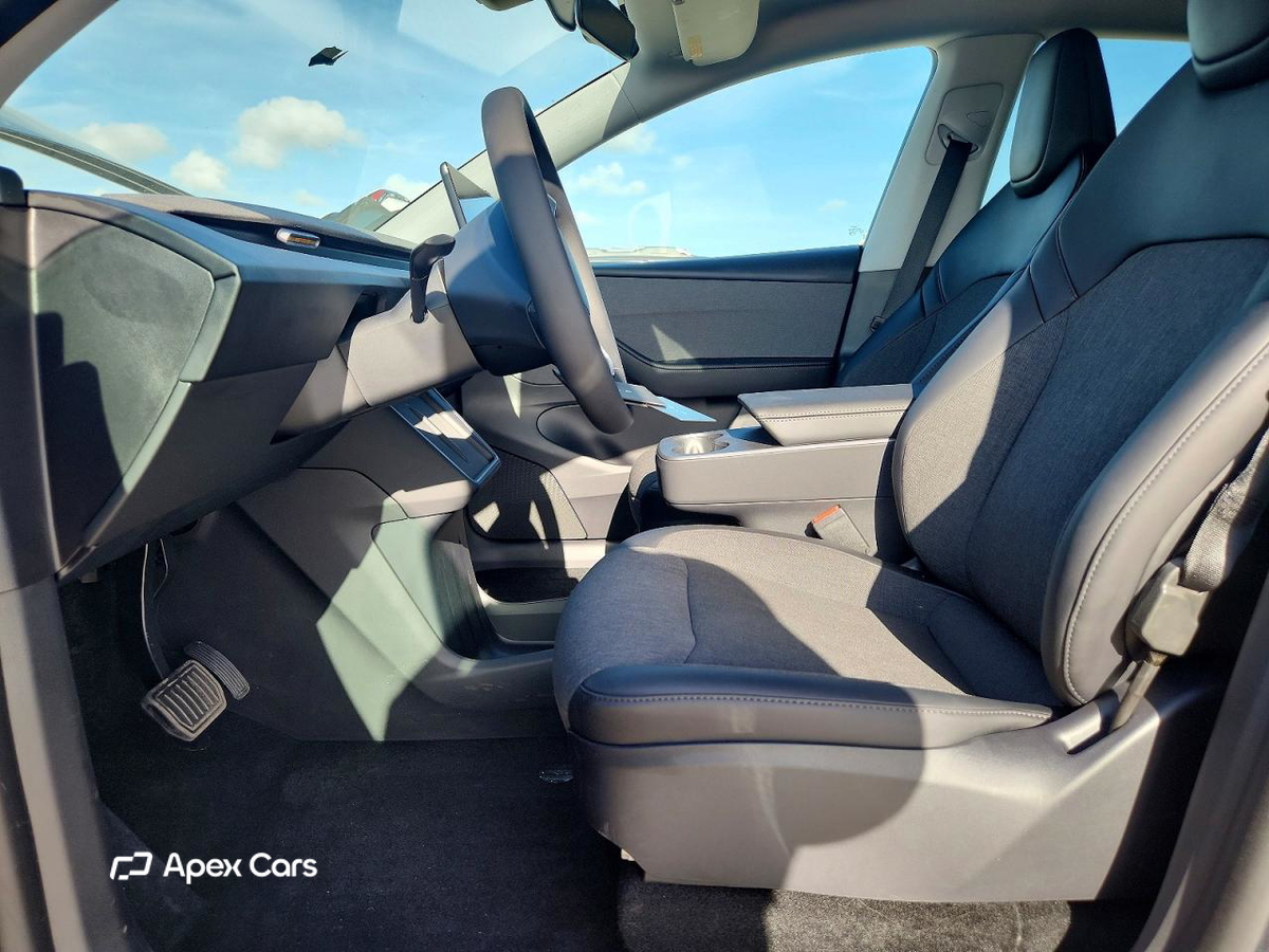 Tesla Model Y 2026