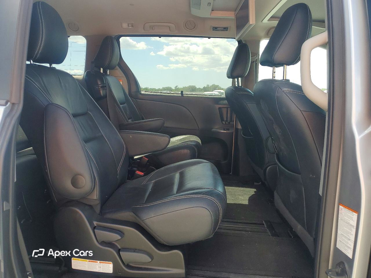 Toyota Sienna 2015