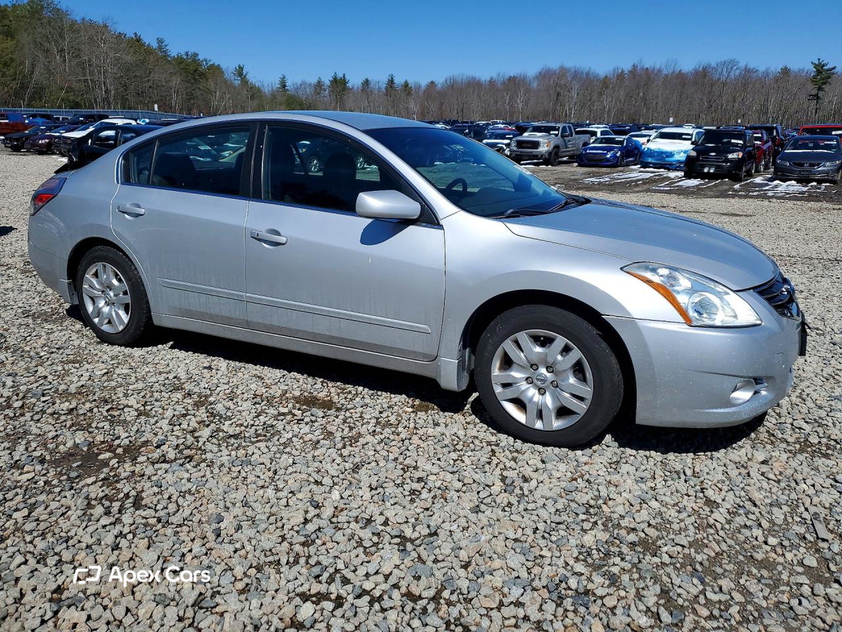 Nissan Altima 2012