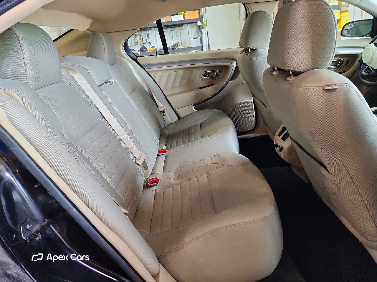 Ford Taurus 2016