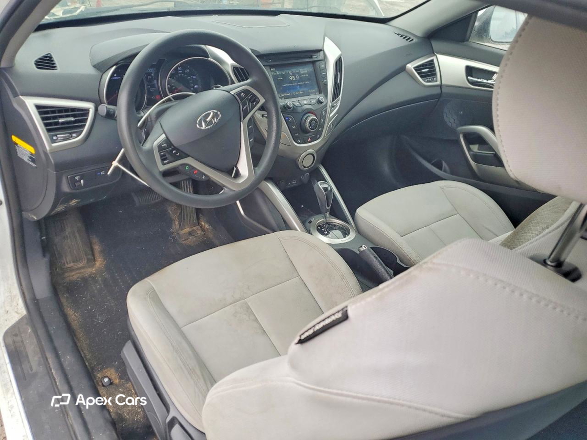 Hyundai Veloster 2013
