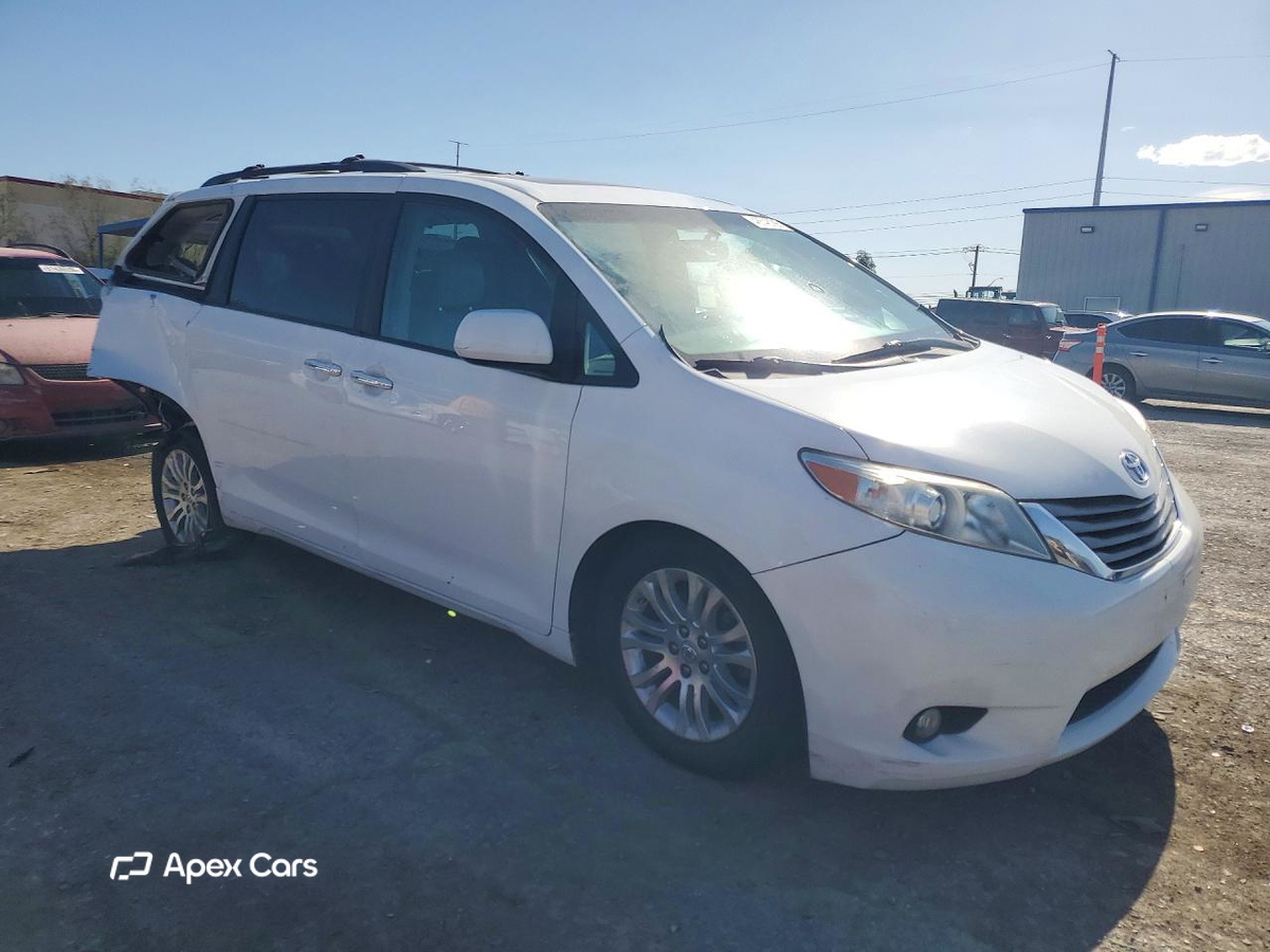 Toyota Sienna 2011