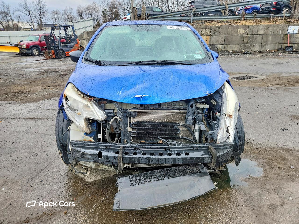 Nissan Versa 2015